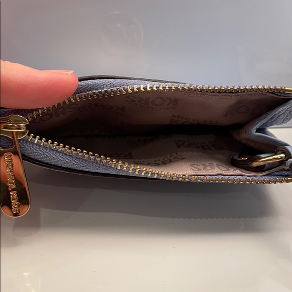 Michael Kors Coin/Card Holder - Picture 4 of 5